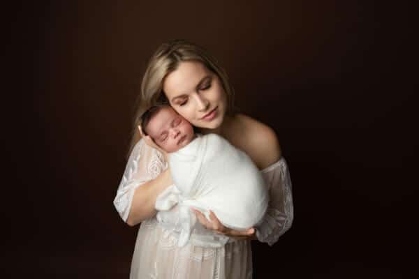 Newborn pictures mom outfit