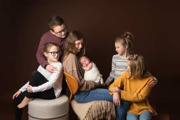 Newborn and multiple siblings photoshoot