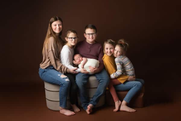 Newborn and siblings photoshoot outfit