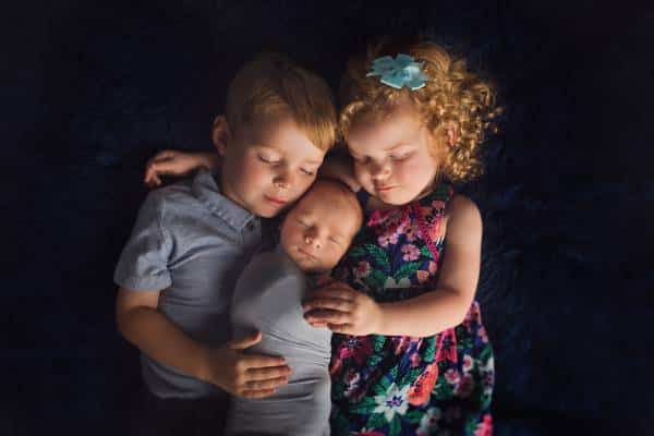 Newborn baby with older sibling, Homeland family session