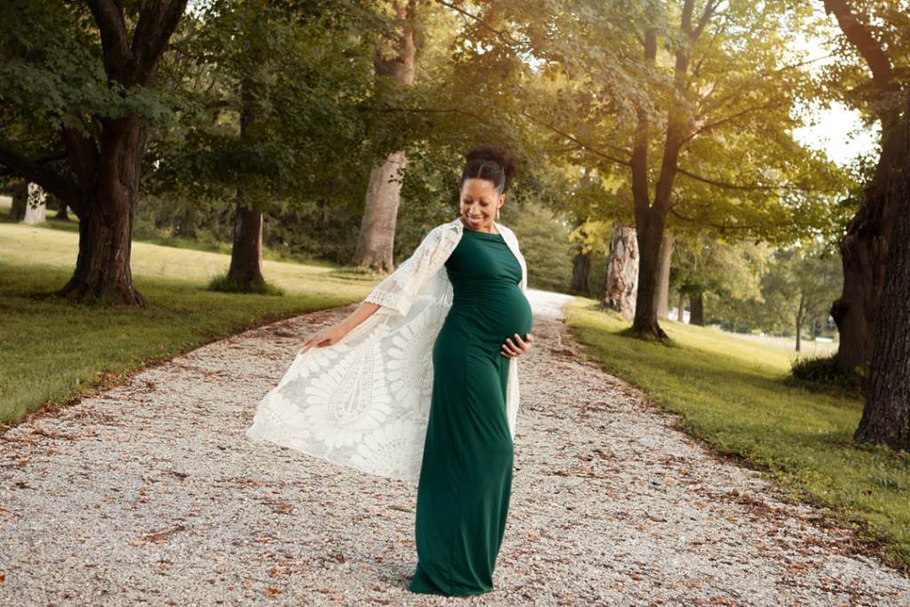 Photography planning article: What to Wear for a Maternity Photoshoot: Outfit Ideas from a Baltimore Photographer
