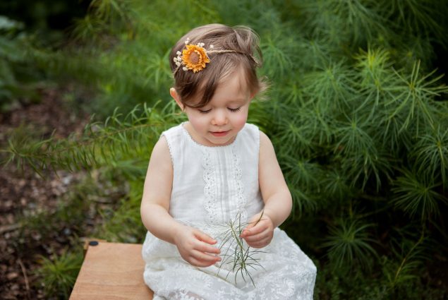 Baby girl photo in nature