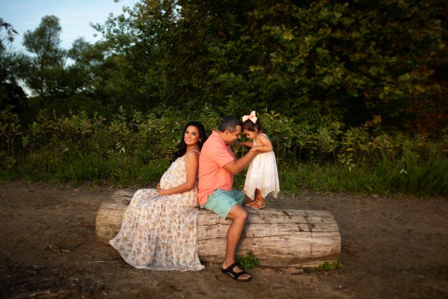 Family maternity photo session