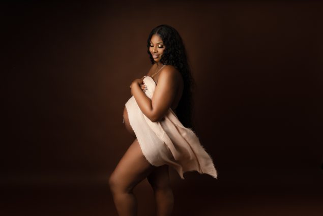 maternity photoshoot ideas indoor