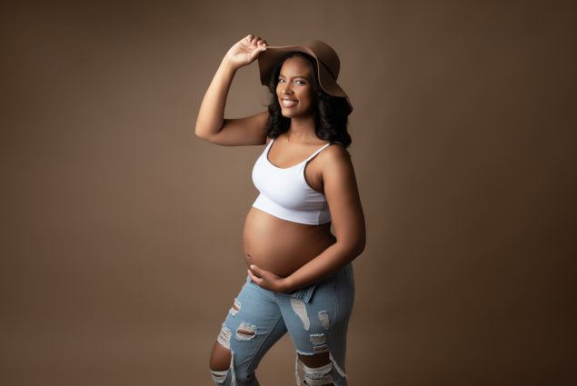 pregnancy photo session in studio.jpg