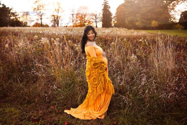pregnant model photoshoot