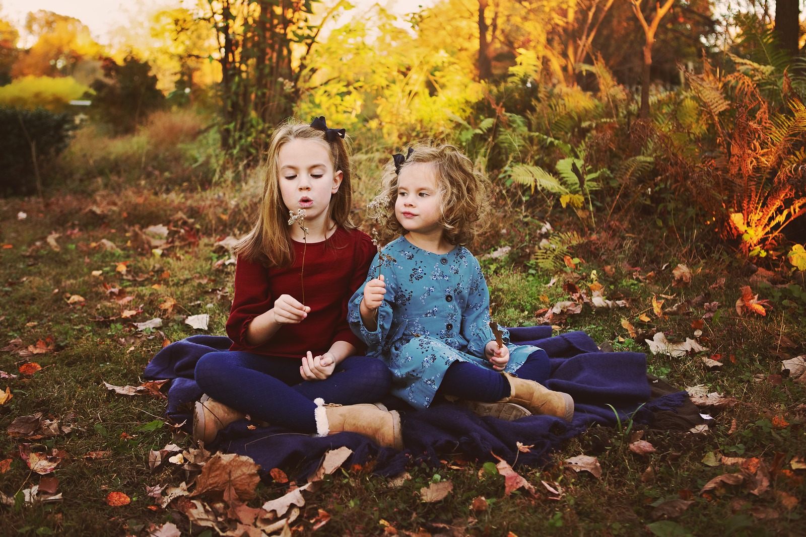 Sisters Riley and Brooke in outdoor photo session