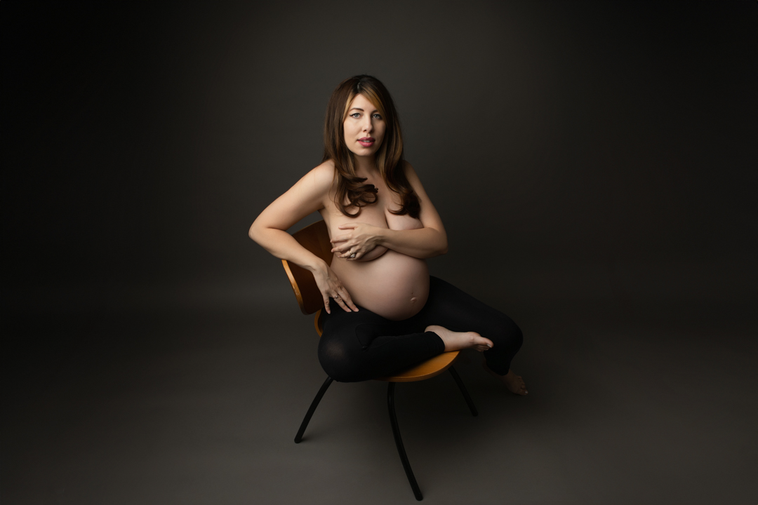 Seated pregnancy pose  Maternity poses, Pregnancy photoshoot