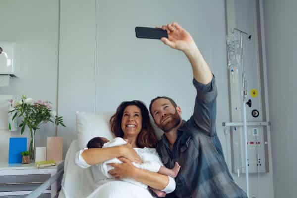 Pro tips for better newborn photography in the hospital