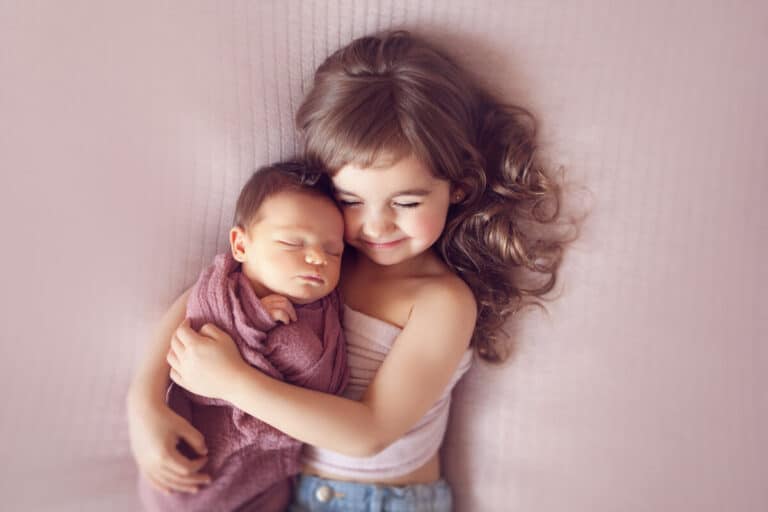 Newborn photography with siblings