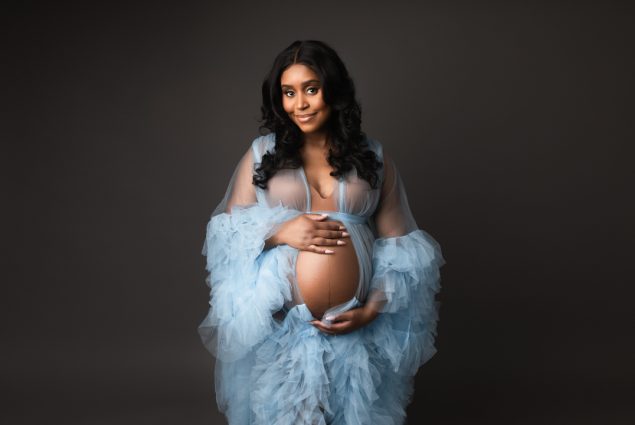 Maternity portrait blue dress
